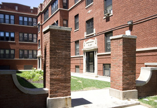 32 S Paxton in Chicago, IL - Building Photo - Building Photo