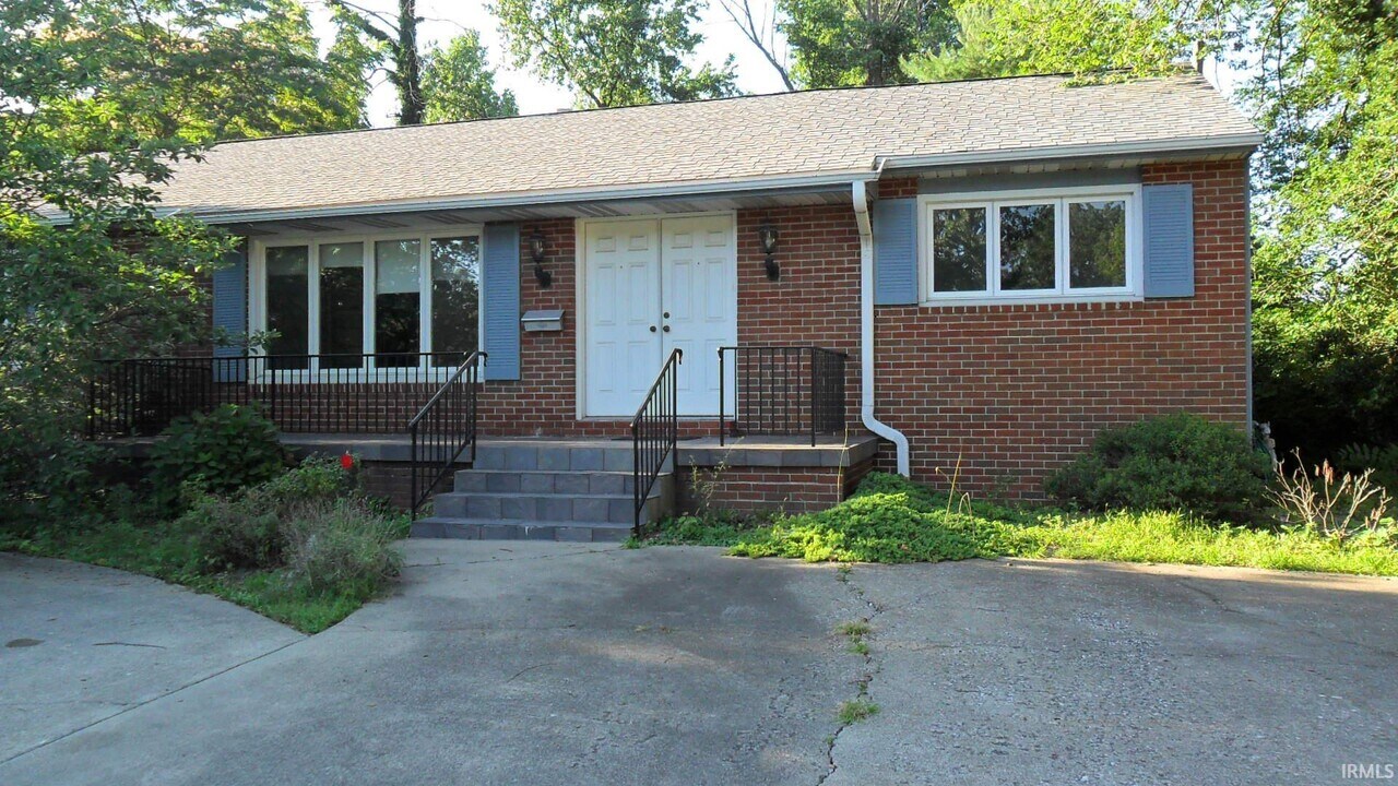1517 E Maxwell Ln in Bloomington, IN - Building Photo