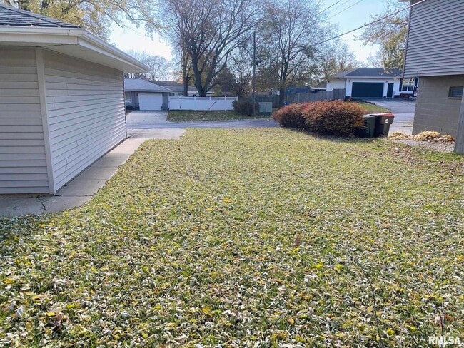 1829 W Daytona Dr in Peoria, IL - Building Photo - Building Photo