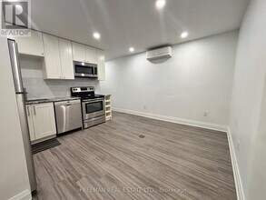 340 Howland Ave in Toronto, ON - Building Photo - Building Photo