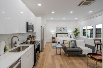 38 Hichborn St, Unit 404 in Boston, MA - Building Photo - Building Photo