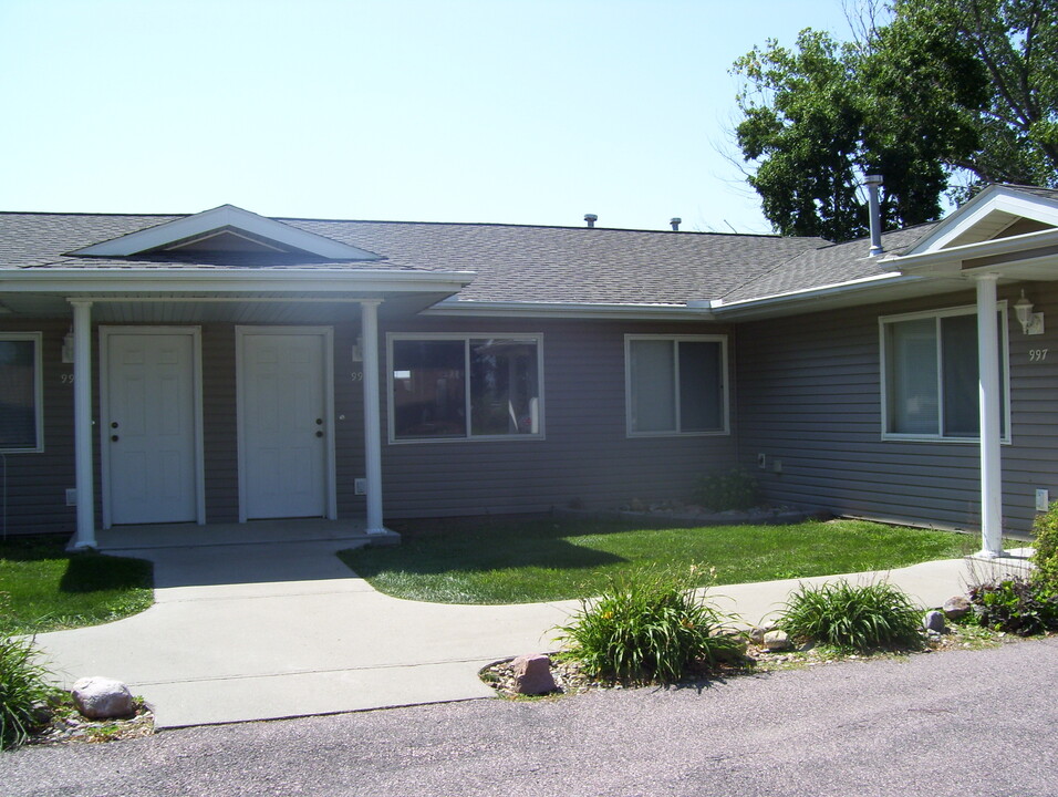 997 N Highway 105, Unit 997 in North Sioux City, SD - Building Photo