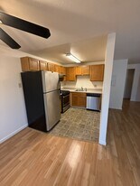 2317 SE Division St, Unit 2317 in Portland, OR - Building Photo