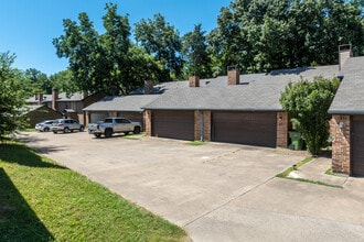 Bradfield Creek Townhomes in Garland, TX - Building Photo - Building Photo