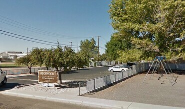 451 N Broadway St in Fallon, NV - Building Photo - Building Photo