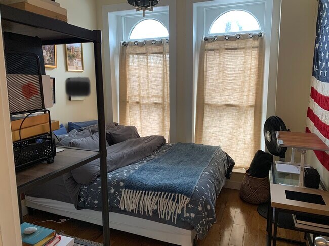 212 E Chase St, Unit 1 photo'