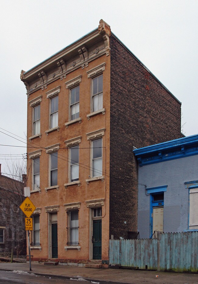 527 W McMicken Ave in Cincinnati, OH - Building Photo - Building Photo