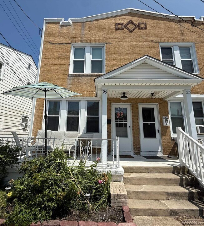 25 N Marion Ave in Ventnor City, NJ - Building Photo