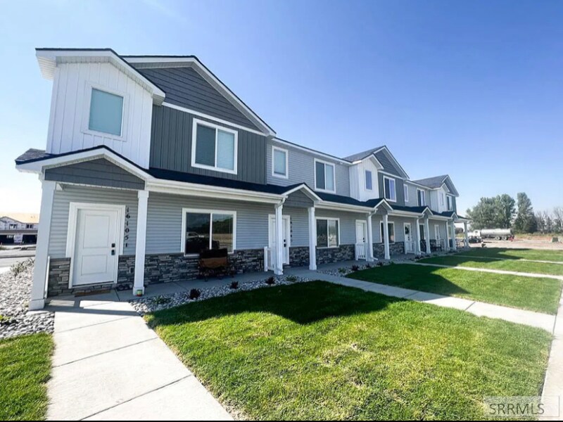 651 S 2400 W in Rexburg, ID - Building Photo