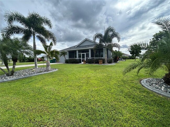 25427 Doredo Dr in Punta Gorda, FL - Building Photo - Building Photo
