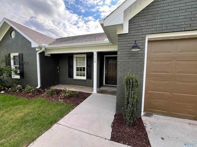 property at 115 Sleepy Hollow Ln