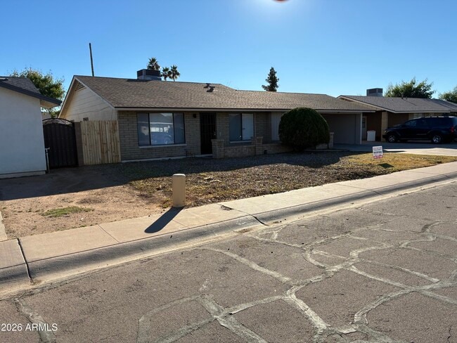 8819 W Roma Ave in Phoenix, AZ - Building Photo - Building Photo