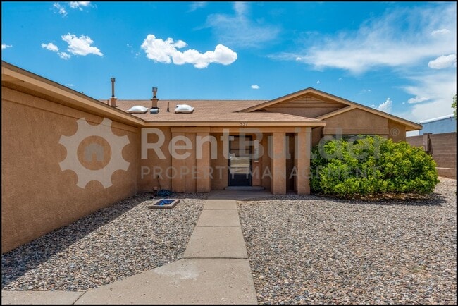 537 Terrace Dr NE in Rio Rancho, NM - Building Photo - Building Photo
