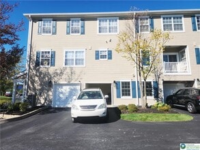 974 Nittany Ct in Allentown, PA - Building Photo - Building Photo