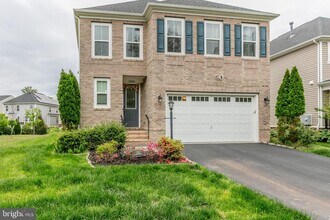 22800 Bubbling Brook Dr in Brambleton, VA - Building Photo - Building Photo