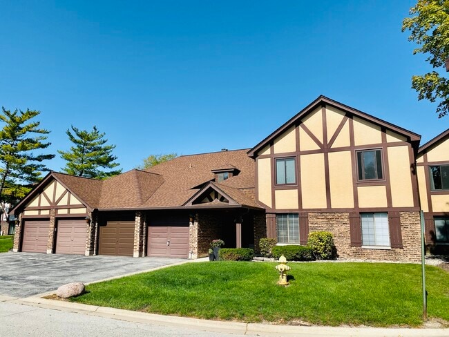 property at 1655 Dover Ct