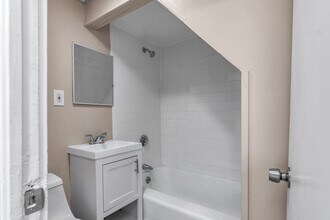 153 Union St, Unit 1 in Lawrence, MA - Building Photo - Building Photo