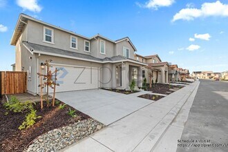 1747 Tornillo Ave in Manteca, CA - Building Photo - Building Photo