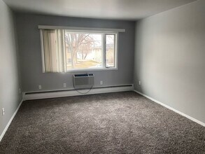 2017 5th St NW in Minot, ND - Building Photo - Building Photo