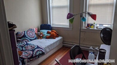 895 Huntington Ave in Boston, MA - Building Photo - Building Photo