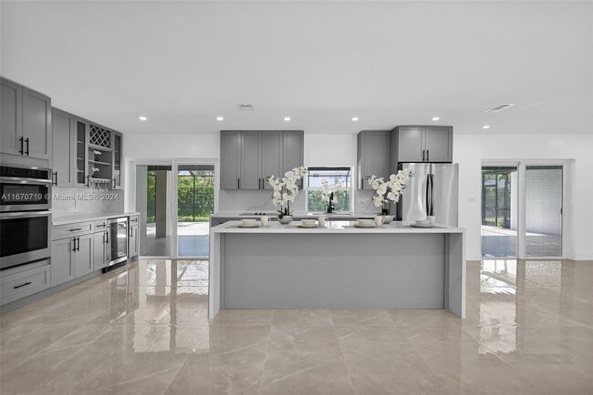 property at 7400 SW 114th St