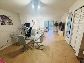 8200 SW 210th St, Unit 113 in Cutler Bay, FL - Building Photo - Building Photo