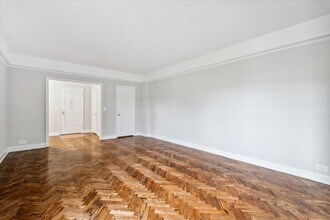 45 Popham Rd in Scarsdale, NY - Building Photo - Building Photo