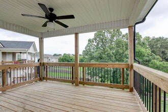 1092 Barnhill Rd in Clarksville, TN - Building Photo - Building Photo