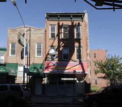 123 Park Ave in Brooklyn, NY - Foto de edificio - Building Photo