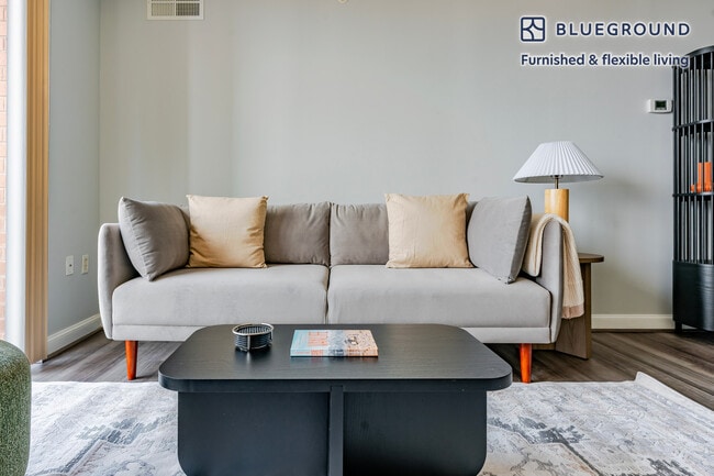 4835 Cordell Ave in Bethesda, MD - Building Photo - Building Photo
