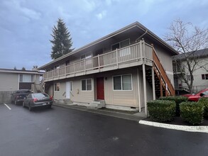 Canelina Apartments in Everett, WA - Building Photo - Building Photo