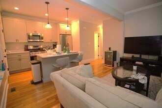 197 N St, Unit 1 in Boston, MA - Building Photo - Building Photo