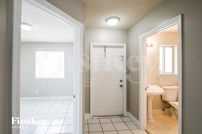 13921 SW 173rd Terrace in Miami, FL - Building Photo - Building Photo