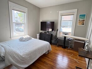 271 Highland Ave, Unit 1 in Somerville, MA - Building Photo - Building Photo
