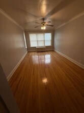 7946 S Essex Ave in Chicago, IL - Building Photo - Building Photo