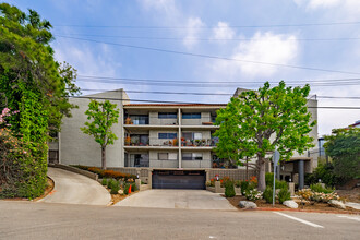 2929 Waverly Dr in Los Angeles, CA - Foto de edificio - Building Photo