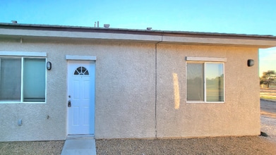 620 San Lorenzo St in Pahrump, NV - Foto de edificio - Building Photo