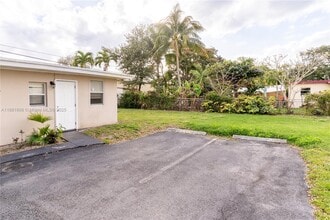 5820 Grant St, Unit 2 in Hollywood, FL - Building Photo - Building Photo