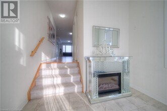 67 Crossmore Cres in Cambridge, ON - Building Photo - Building Photo