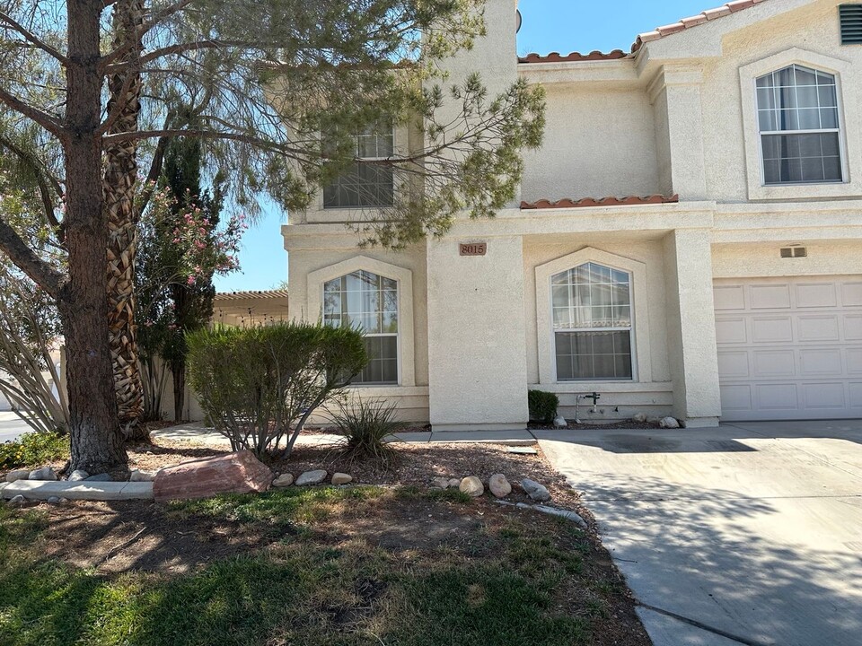 8015 Teresita Ave in Las Vegas, NV - Foto de edificio