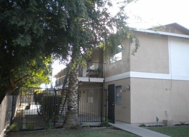 240 S F St in Tulare, CA - Building Photo - Building Photo