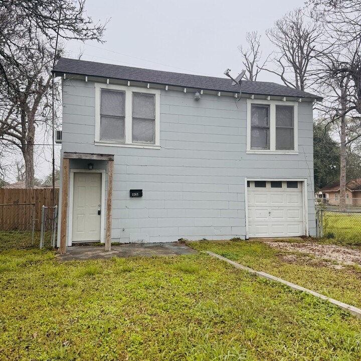 3243 10th St in Port Arthur, TX - Building Photo