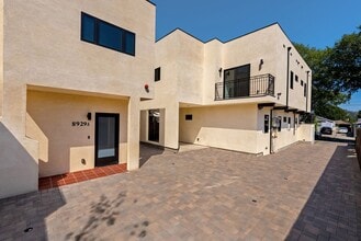 8929 Hubbard St in Culver City, CA - Building Photo - Building Photo