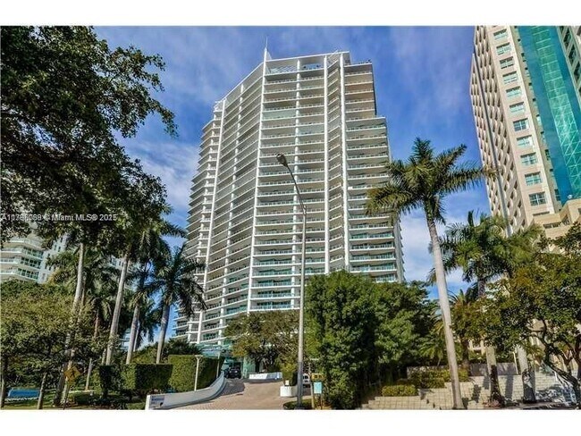 property at 2627 S Bayshore Dr