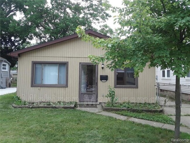 property at 27066 Brettonwoods St