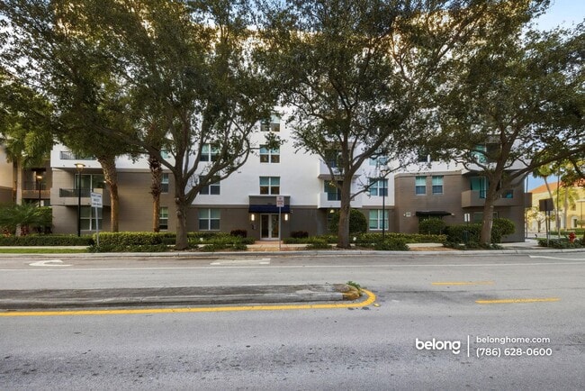 2421 NE 65th St in Fort Lauderdale, FL - Building Photo - Building Photo