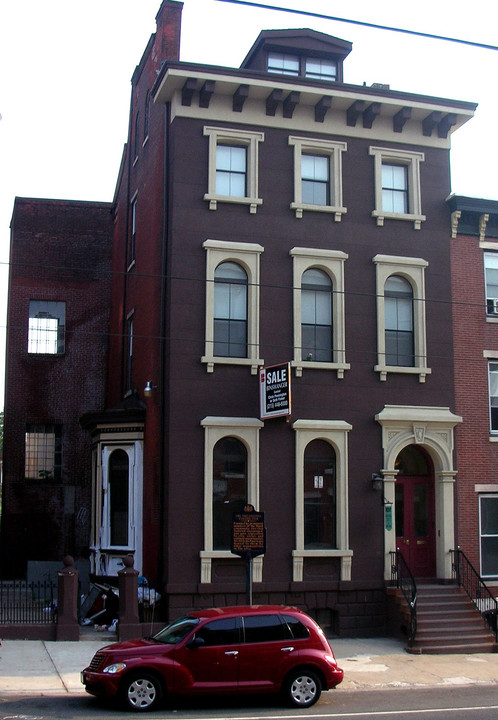 1517 W Girard in Philadelphia, PA - Foto de edificio