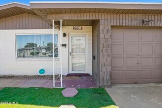 9307 Montgomery Dr in El Paso, TX - Building Photo - Building Photo