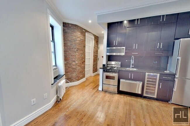 E 13TH ST. in New York, NY - Building Photo - Building Photo
