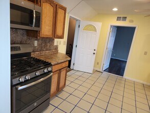 1023 N Churchill St, Unit 1 in St. Paul, MN - Building Photo - Building Photo